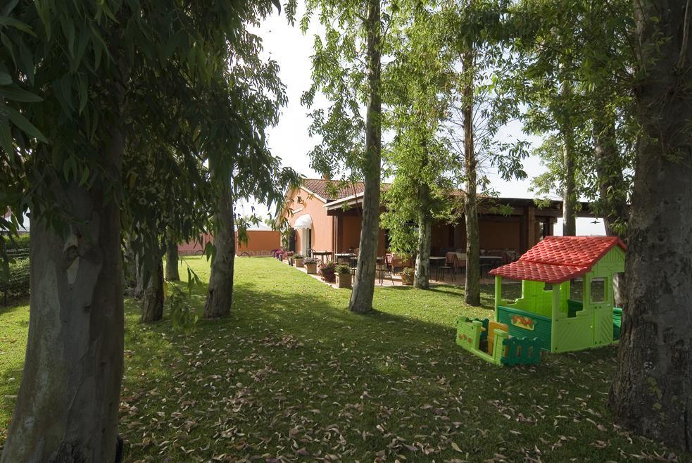 Il Casale Corte Rossa ลาตินา ภายนอก รูปภาพ